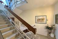 Viel barrierefreier Wohnraum, Platz für gemeinsame Werte und Indoor-Pool // Much barrier-free living-space, room for shared values, and indoor pool //