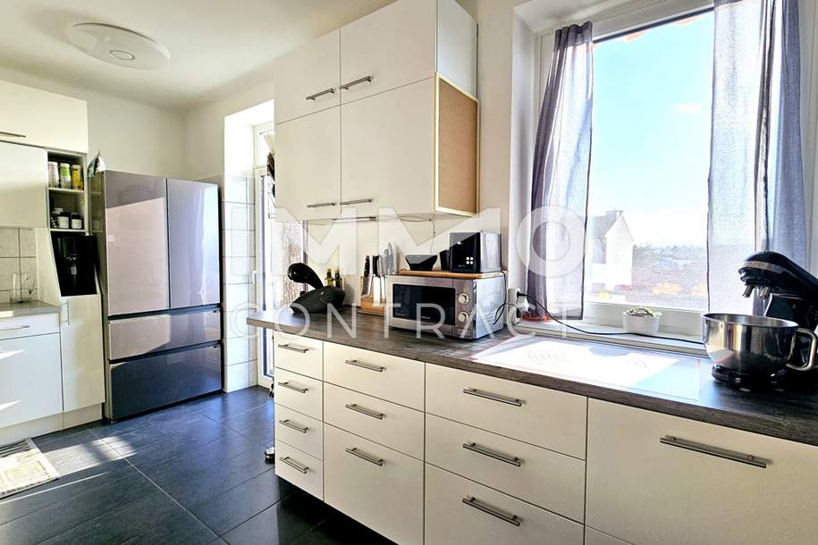 Lichtdurchflutete, große 3-Zimmer-Wohnung mit Balkon und Garage in attraktiver Lage, Wohnung-kauf, 296.000,€, 2700 Wiener Neustadt(Stadt)
