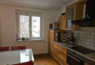 Grün, ruhig, modern und super hell – Die ideale Familienwohnung!!