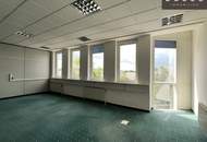 Büroflächen inkl. großer Anzahl von verfügbaren Stellplätzen