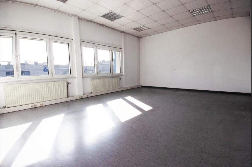 Triesterstraße: 55m² Büro + 22m² Lagerfläche