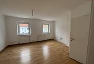 AB SOFORT: frisch sanierte, helle Single-Wohnung mit idealer Raumaufteilung in Steyr Münichholz! Gemütliche Wohnküche und separates Schlafzimmer versprechen höchsten Wohnkomfort!