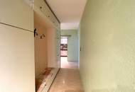 Dachgeschoß ohne Schrägen mit 2 Terrassen - sanierungsbedürftig