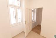 Erstbezug nach Sanierung: Schöne 3-Zimmer-Altbauwohnung mit Balkonmöglichkeit