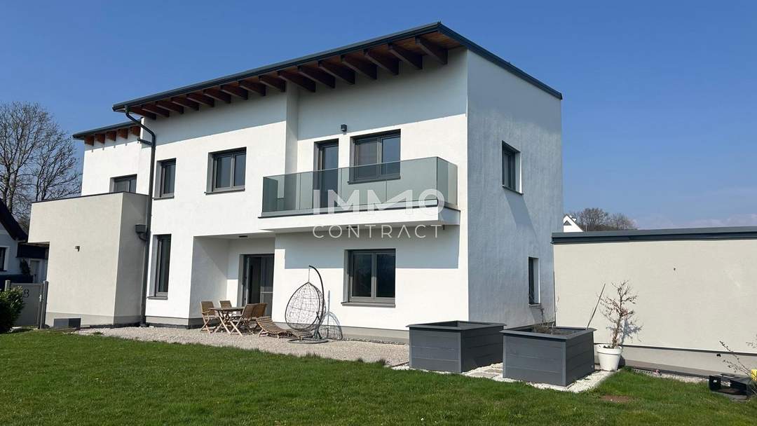 Neuwertiges Traumhaus mit Fernblick