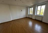 UNBEFRISTET und Nähe Bahnhof - nette 2-Zimmer-Wohnung, separate Küche mit kleinem Essplatz, Gartennutzung