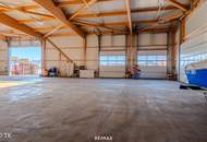 Halle mit Verladerampen