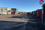 Top-Lage direkt an der A5: Vielseitige Freifläche in Schrick für private und gewerbliche Zwecke