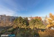 Licht, Weite und Wohngefühl – Dachgeschosswohnung mit zwei Terrassen, Fernblick und Einzelgarage