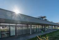 Neuwertige Geschäftsfläche in frequentierter Lage mit Parkmöglichkeiten nahe der Trauner Kreuzung zu vermieten!