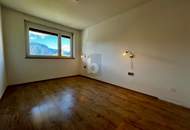 ZENTRAL, SONNIGER BALKON, STELLPLATZ - ALLES WAS MAN BRAUCHT!