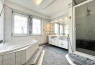 WOHLFÜHLOASE IM GRÜNEN I Haus mit Ausbaupotenzial I großzügige Terrasse I 4-Autostellplätze I Garage &amp; Carport I Fußbodenheizung I Tischler Einbauküche I absolute Ruhelage