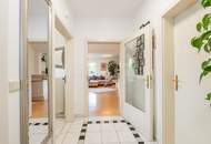 Zwei Einfamilienhäuser auf großzügigem Grundstück in sonniger Lage