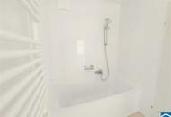 Lichtdurchflutete 2 Zimmerwohnung mit mehr als 35m² Freifläche bei U3-Kendlerstraße