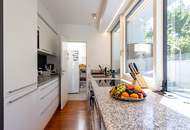 Exklusives Weinberg-Refugium: unverbaubarer Panoramablick in absoluter Ruhelage I hightech Pool I Dachterrasse mit Whirlpool I Erdwärme, Solarpaneele, Fußbodenheizung, Kühldecke