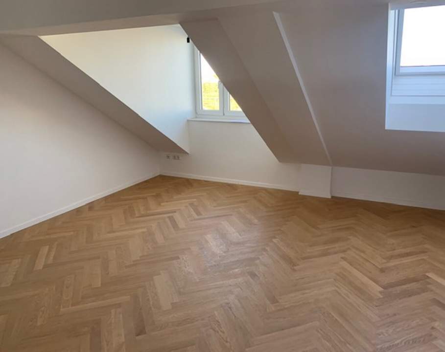 Neubau lichtdurchflutete 5-Zimmer Dachgeschosswohnung mit 60 m2 Dachterrasse zum kaufen!