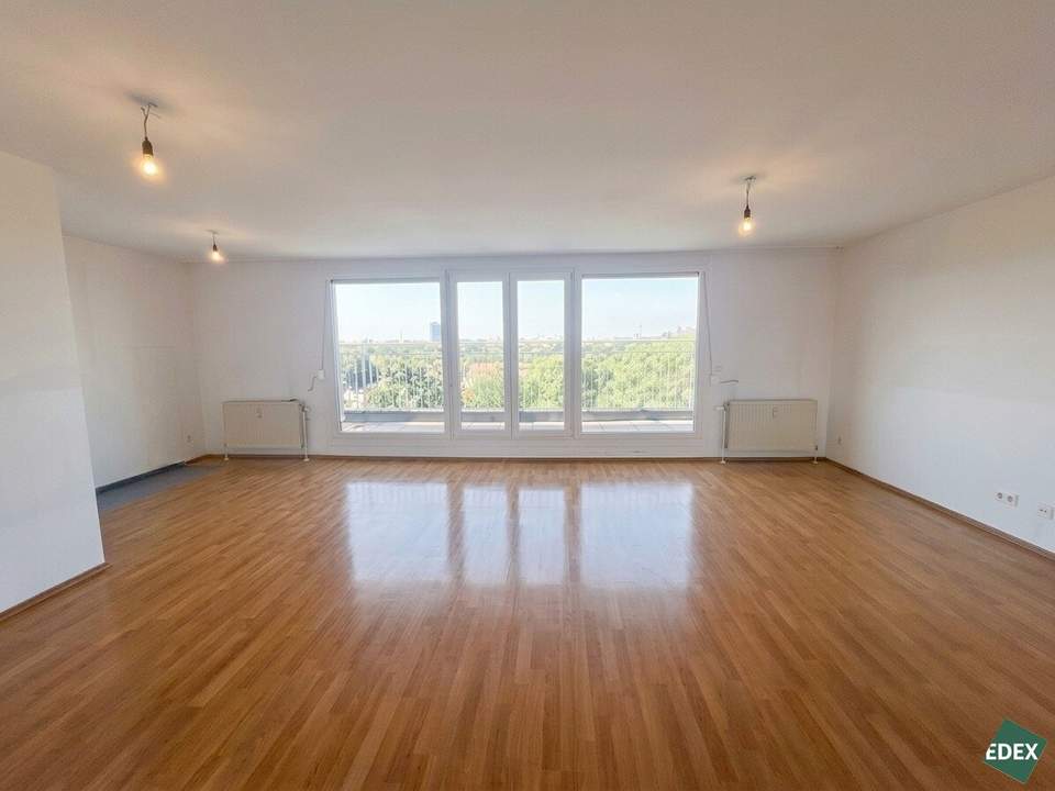 Direkt an der Donau: Schöne 4-Zimmer-Maisonette-Wohnung mit Balkon und Terrasse