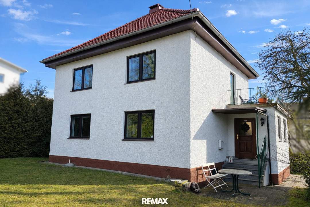 ***Besichtigungstag, Samstag 23. Mai 2026 von 10 - 13 Uhr***Charmantes Einfamilienhaus in sonniger Lage nahe Schärding