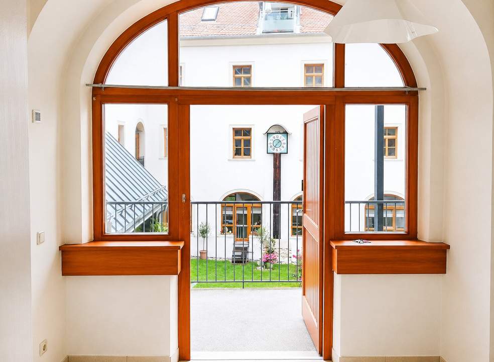 Märchenhaft wohnen im Schloss Herberstorf: 3-Zimmer-Wohnung mit neu ausgestatteter, separater Küche