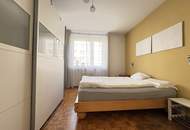 Zentrale Lage, große Innenhof-Loggia: Charmante 4-Zimmer-Wohnung