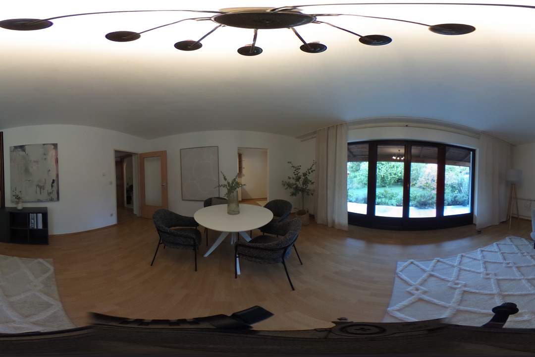 "Charmanter Bungalow mit idyllischem Garten in Wolfpassing"