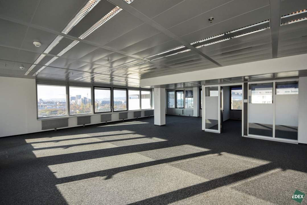 Attraktive Bürofläche mit Aussicht | Ares Tower