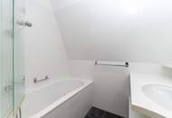 Investment mit Weitblick - Lichtdurchflutete 2 Zimmer DG Eckwohnung