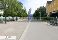 Helle und freundliche 2-Zimmer DG Wohnung mit Balkon und großer Dachterrasse mit 360° Stadtblick!