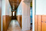 NEUER PREIS !!! Attraktive Gelegenheit für Käufer mit Blick für Potenzial – Einfamilienhaus mit Nebengebäude in Karlsdorf