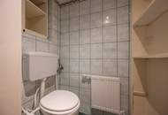 ++Airbnb++ Renovation-Required 2-Room Apartment in Excellent Location
