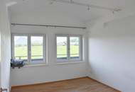 Sonnige 4 Zi-Dachgeschosswohnung mit Terrasse und Balkon!