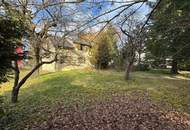 Attraktives Baugrundstück mit sanierungsbedürftigem Haus – Perfekt für Bauträger