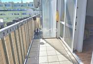 Helle 3-Zimmer-Wohnung mit wunderschönem Blick und Loggia