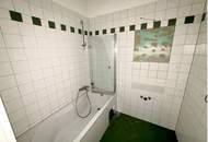 Nähe U3 Kardinal Nagel Platz - Westseitige, Zwei Zimmer Altbauwohnung