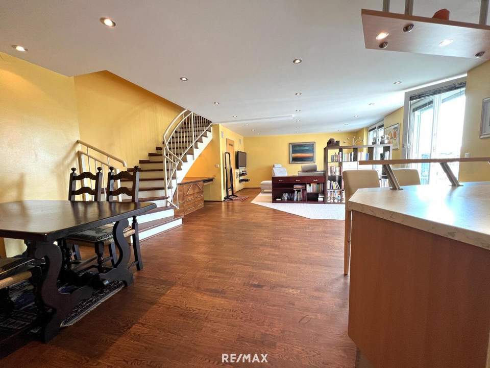 Loftartige Maisonette mit 2 Terrassen in Neulerchenfelder Straße