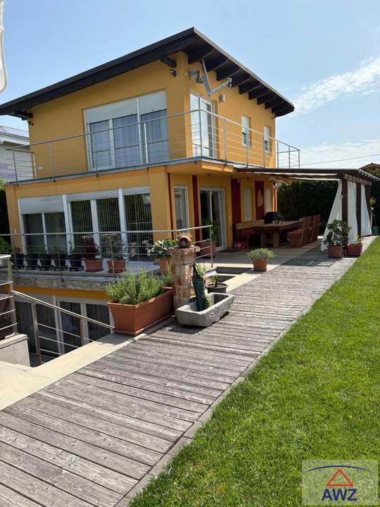 Pool, Privatsphäre und Platz fürs Leben! Ihr Zuhause in Wien-Oberlaa!