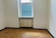 Renovierungsbedürftige EG-Wohnung in Mödling mit kleinem Gartenanteil. Ideal für Hundebesitzer!