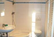 SCHÖNE RENOVIERTE ALTBAUWOHNUNG