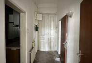 Sanierungsbedürftige 3 Zimmer-Altbauwohnung in der Juchgasse