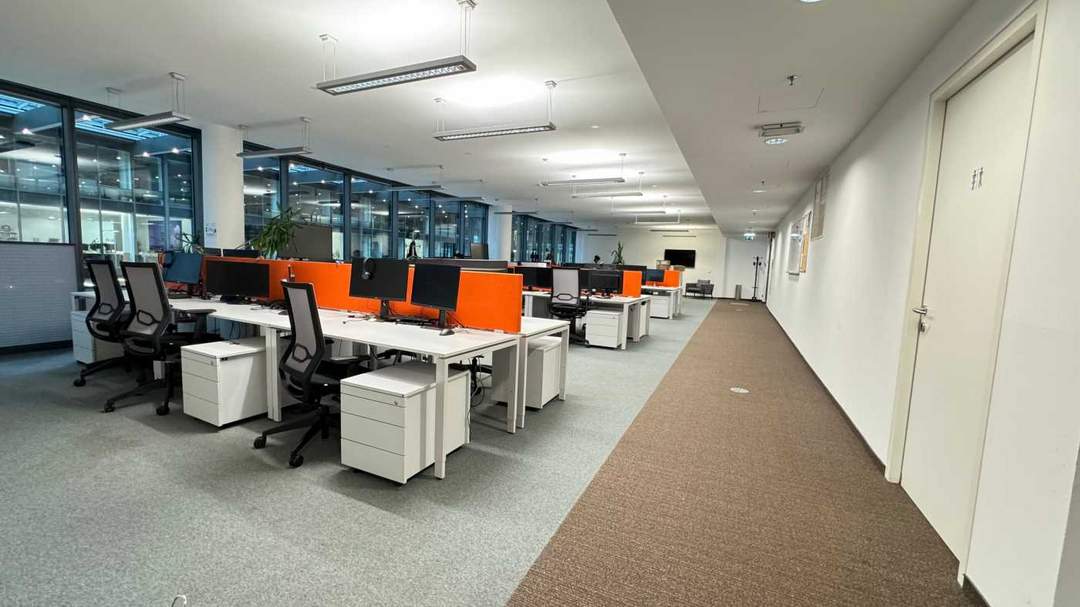 Top ausgestattete Bürofläche im Rivergate zu mieten!