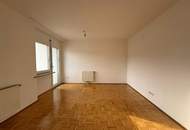 Helle 2-Zimmer-Wohnung mit Balkon