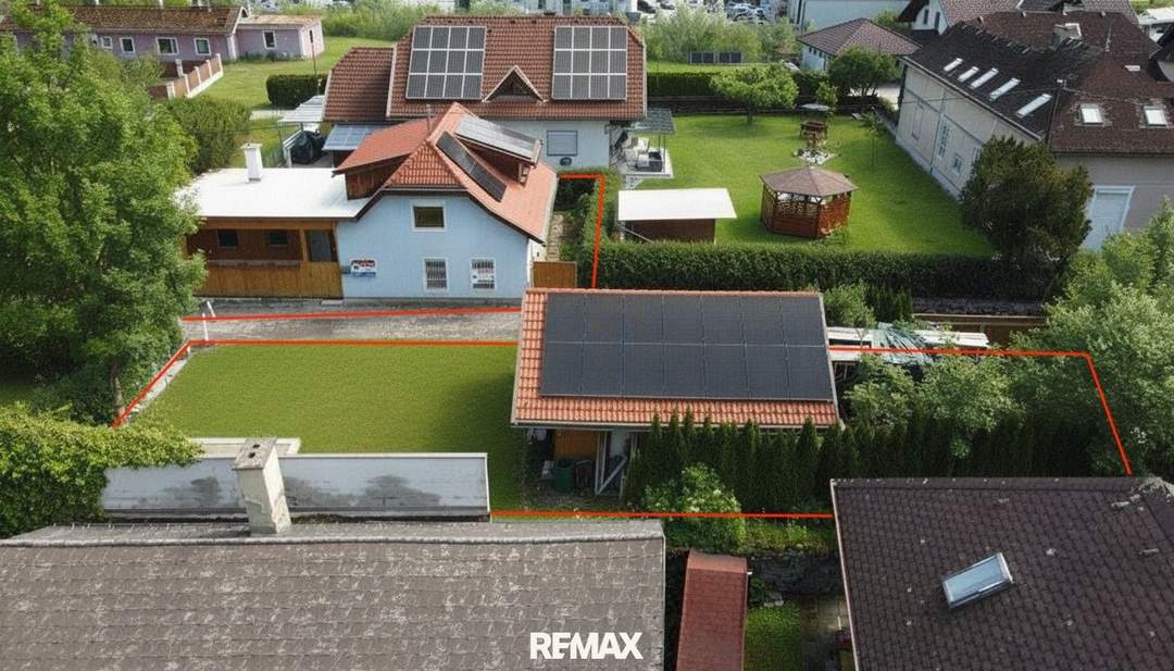 Immobilie mit Mehrwert – Zwei Bauparzellen, PV-Anlage und viel Potenzial