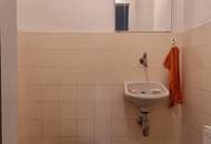 GERÄUMIGES EIN / ZWEIFAMILIENHAUS IN SONNIGER LAGE