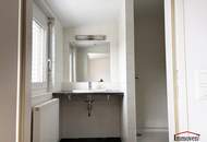 HOFSEITIG - Schöne 4-Zimmerdachgeschosswohnung mit Terrasse und Klimaanlage!