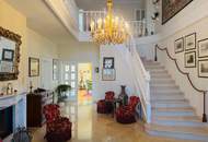 Zeitlose Eleganz - Villa mit Parkgarten und Nebengebäuden