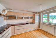 Dachgeschossjuwel in Wattens mit Panoramablick, Balkon & Ofen – geringe Betriebskosten
