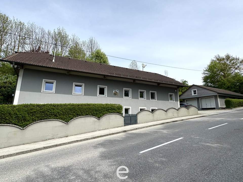 Großzügiges Einfamilienhaus mit XXL-Doppelgarage &amp; viel Potential in Steinerkirchen an der Traun