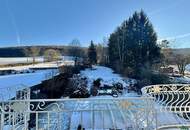 Elegante Villa in idyllischer Wienerwaldlage mit Pool und großem Garten