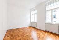 TRAUMHAFTE 4-ZIMMER ALTBAU-WOHNUNG MIT KAMIN