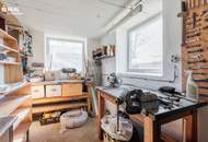 Saniertes Mehrparteienhaus mit großem Garten in ruhiger Lage